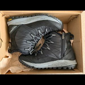 Women’s MERRELL Antora Hiking Boots Size 8.5 New inbox! Retail $159